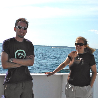 Jean-David Grattepanche and Laura Katz on the deck of the R/V Cape Hatters (2012)
